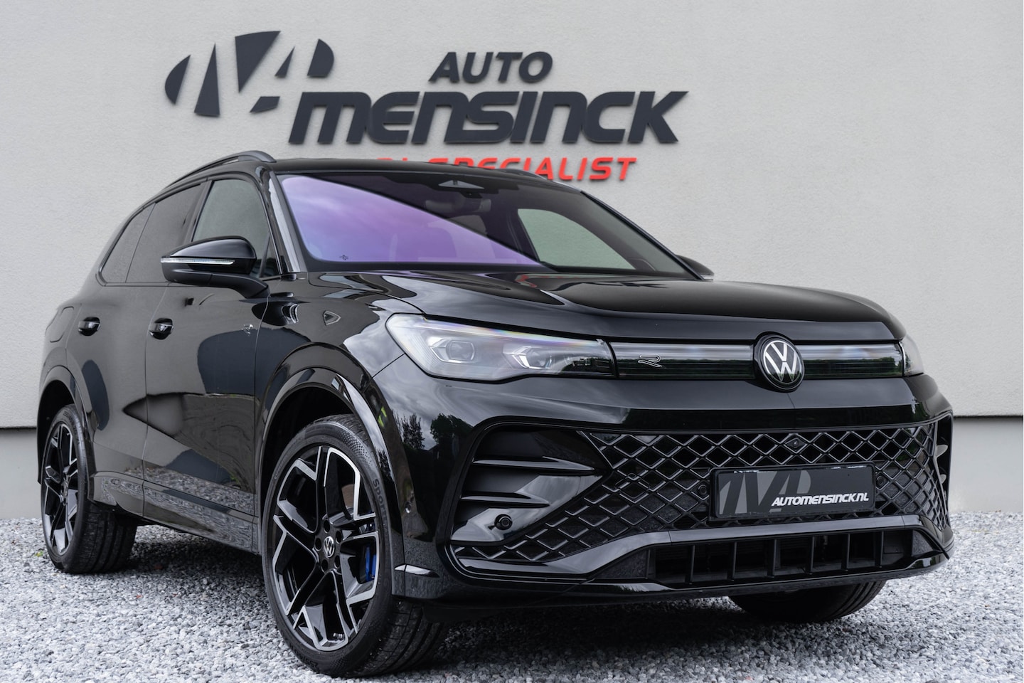 Volkswagen Tiguan - 1.5 eHybrid R-Line / 5 jaar Fabrieksgarantie/ Stoelen met Massage & Koeling/ Panoramadak/ - AutoWereld.nl