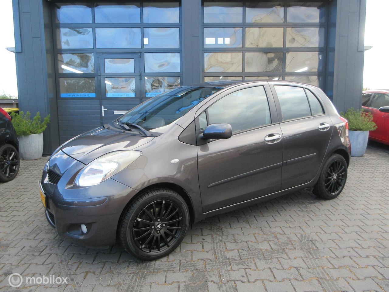 Toyota Yaris - 1.3 VVTi Aspiration 5drs Airco Cruise Trekhaak - AutoWereld.nl