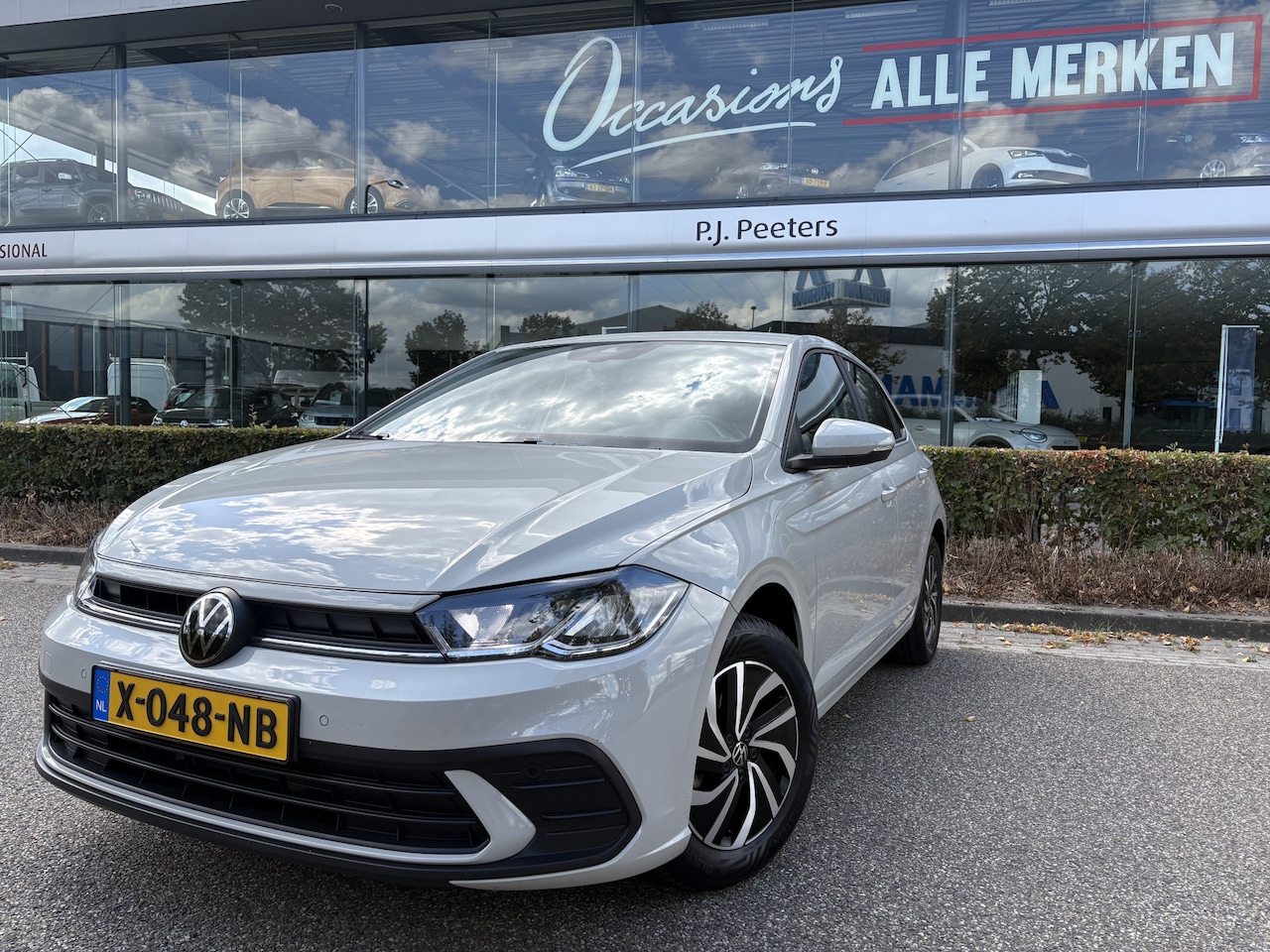 Volkswagen Polo - 1.0 TSI Life Airco - Apple carplay - Parkeersensoren - Led verlichting - Radio - Cruise co - AutoWereld.nl