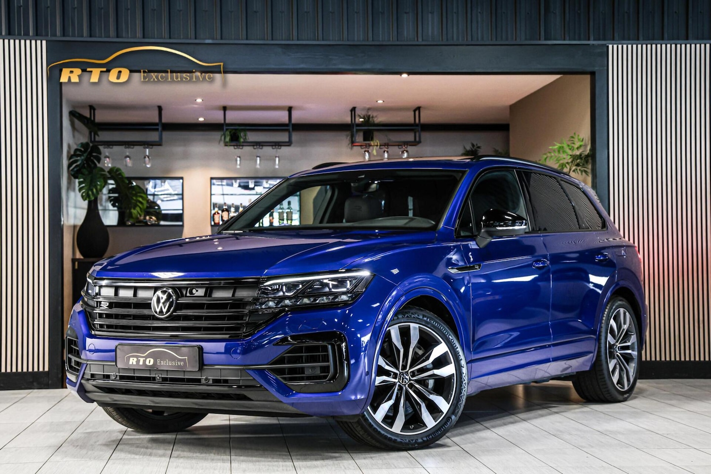 Volkswagen Touareg - 3.0 TSi 4MOTION R|HUD|Ventilatie|Pano|21"|Nacht|Trekhaak|360 - AutoWereld.nl