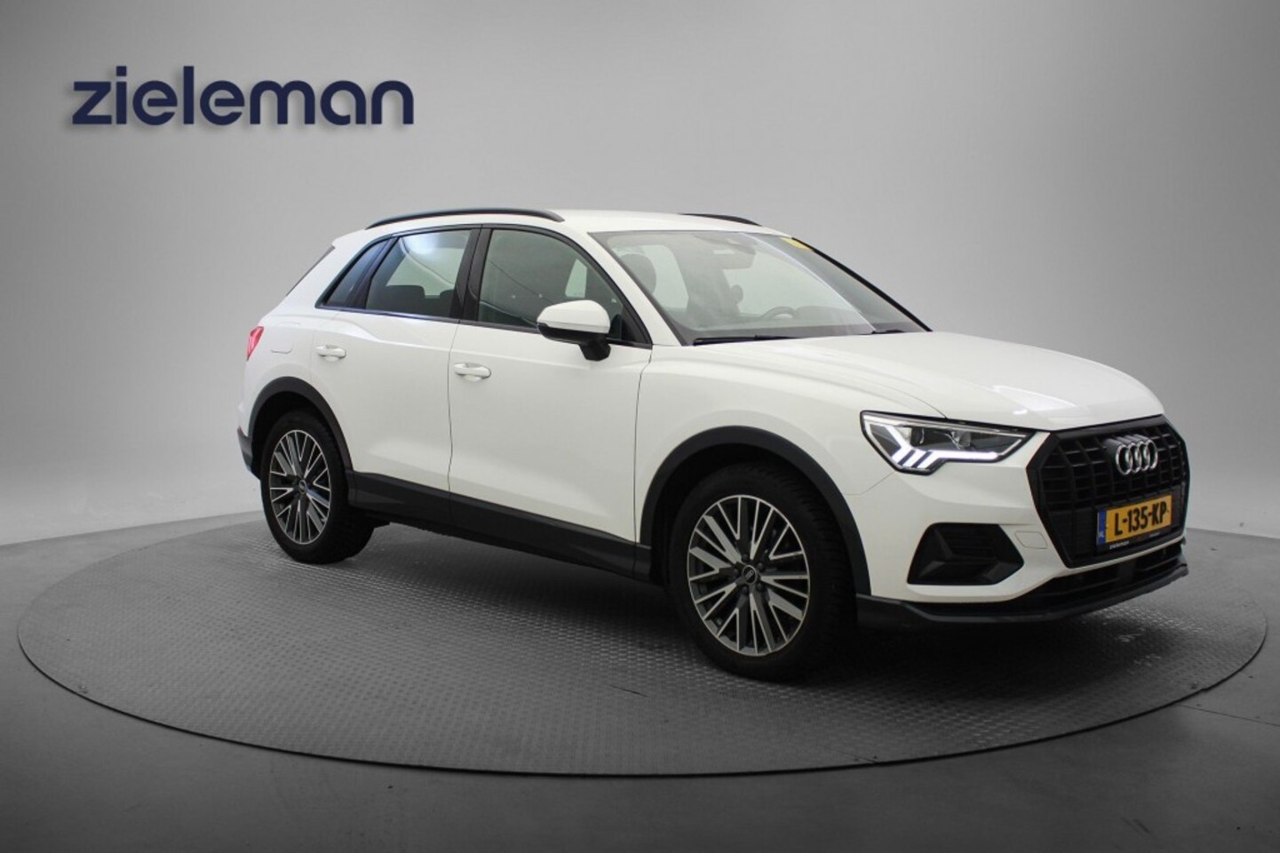 Audi Q3 - 35 TFSI Business Edition - Digitaal Cockpit, Carplay, Clima - AutoWereld.nl