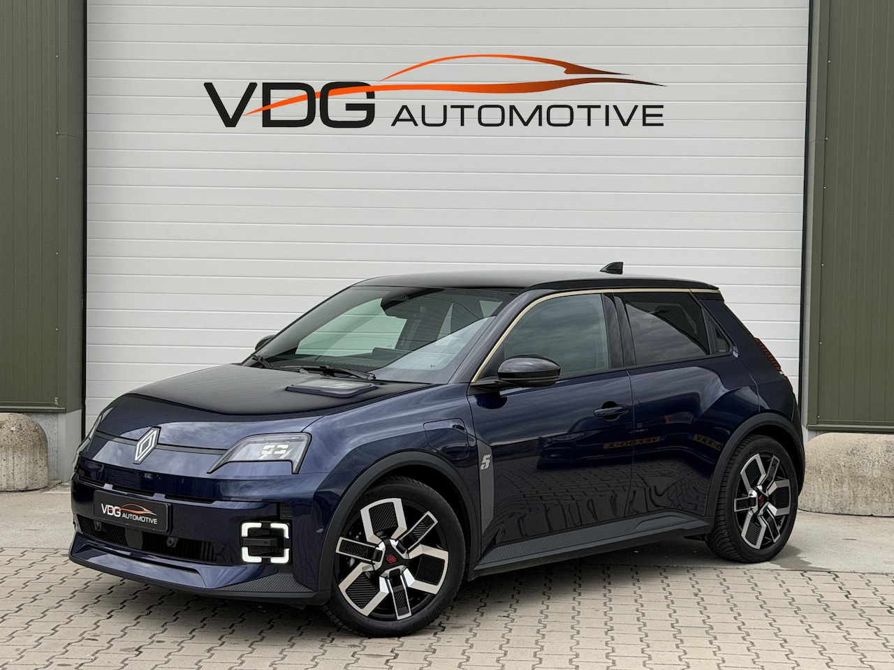 Renault 5 - comfort range techno 52 kWh SOH 99% / Snellader / Navigatie / 18" / Adaptive cruise / Park - AutoWereld.nl