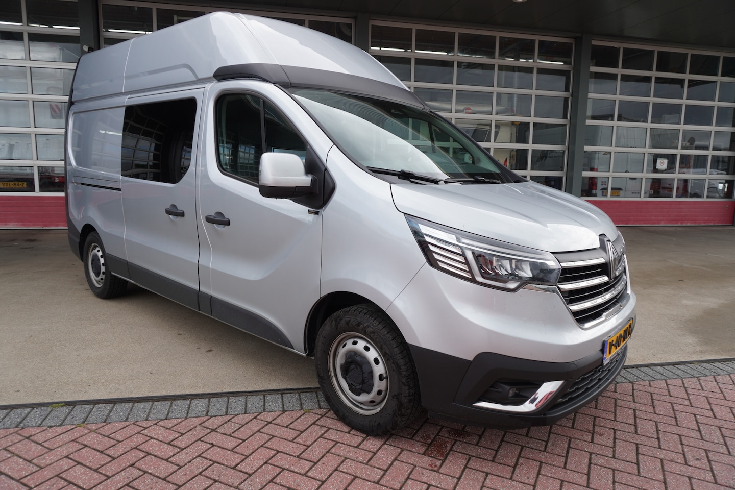 Renault Trafic - 2.0 Blue dCi 170PK T30 L2H2 Ideaal voor camperombouw nr. V186 | Airco | Cruise | Navi | tr - AutoWereld.nl