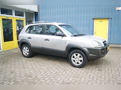 Hyundai Tucson - 2.0i Active, Airco, Trekhaak, Nieuwe APK, MOOI
