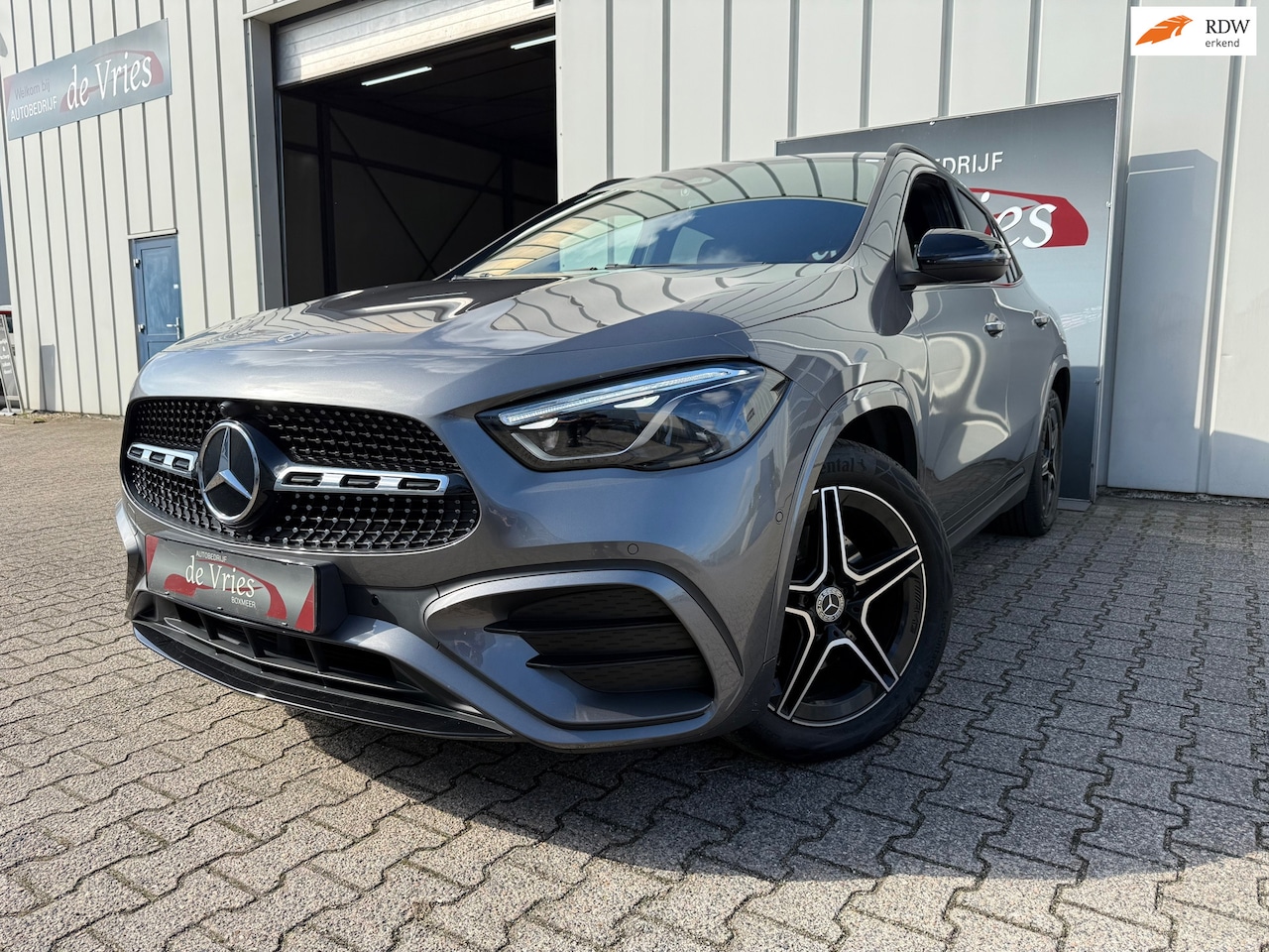 Mercedes-Benz GLA-Klasse - 250 e AMG Line FULL! / Airco / Navi / Sfeerverlichting / Adaptive Cruise Control / - AutoWereld.nl