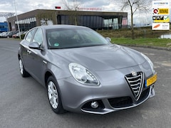 Alfa Romeo Giulietta - 1.4 T Distinctive Lusso, Aut, 170pk, Navi, Bluetooth, Pdc, Cruise/Climate ctrl, Geen impor