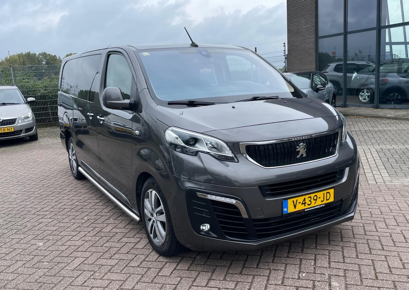 Peugeot Expert - 231L 2.0 BlueHDI 180 DC Premium 231L 2.0 BlueHDI 180 DC Premium, 5-zits, 177pk, Aut, Trekhaak, Cam, Pdc, Navi, Cruise, Car - AutoWereld.nl
