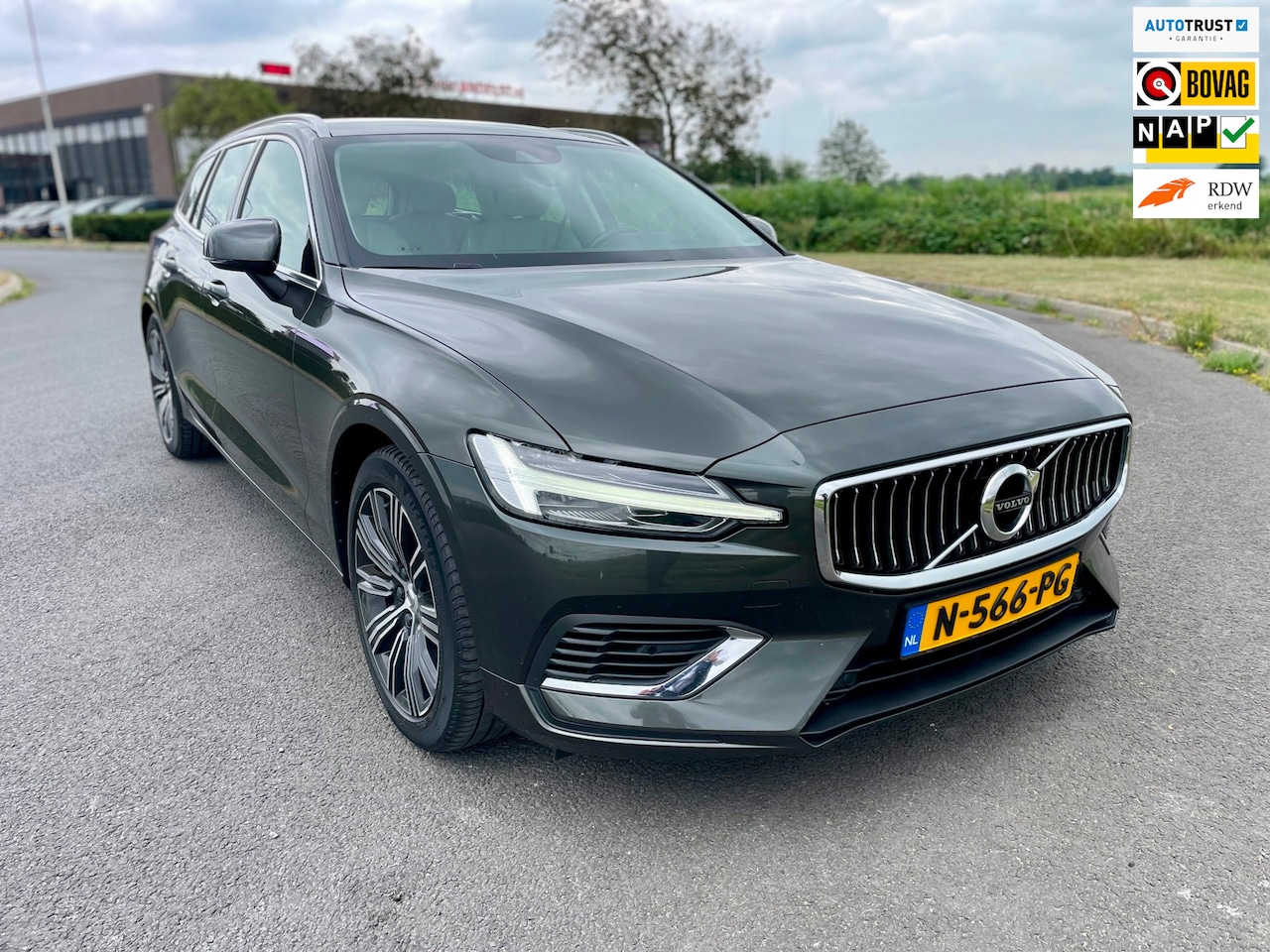 Volvo V60 - 2.0 T8 Recharge AWD Inscription 2.0 T8 Recharge AWD Inscription, Aut, Trekhaak, Acc, Cam, Stoel-/stuurverw, 1e eig afk, Ge - AutoWereld.nl