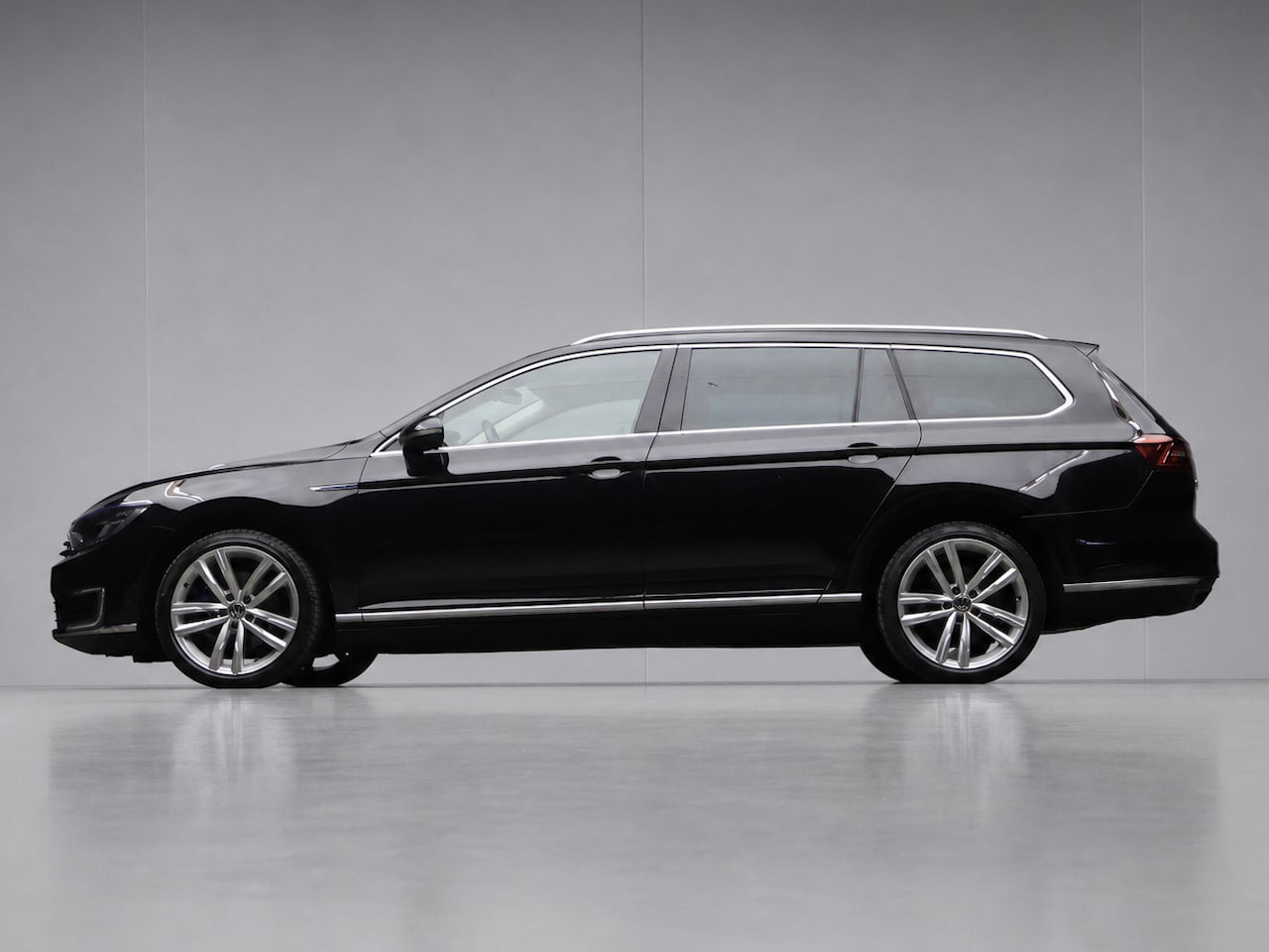 Volkswagen Passat Variant - 1.4 TSI GTE Highline Sport (NAVI,CAMERA,STOELVERWARMING,CLIMATE,CRUISE,GETINT,SPORTSTOELEN - AutoWereld.nl