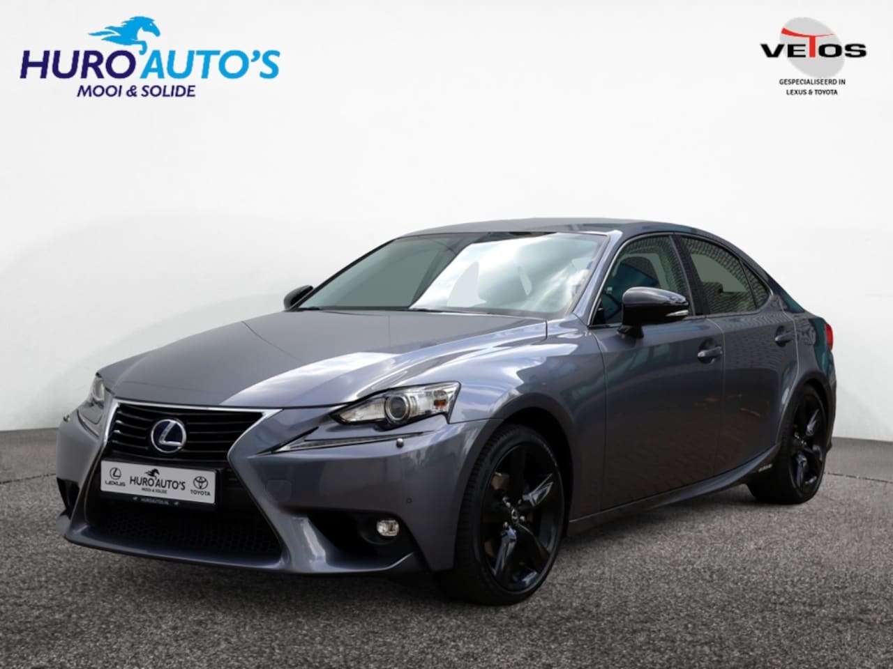 Lexus IS - 300h Sport Edition | Stoelverwarming | Parkeersensor | Camera - AutoWereld.nl