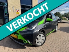 Toyota Aygo - 1.0 VVT-i x-play-camera-bluetooth- gr scherm