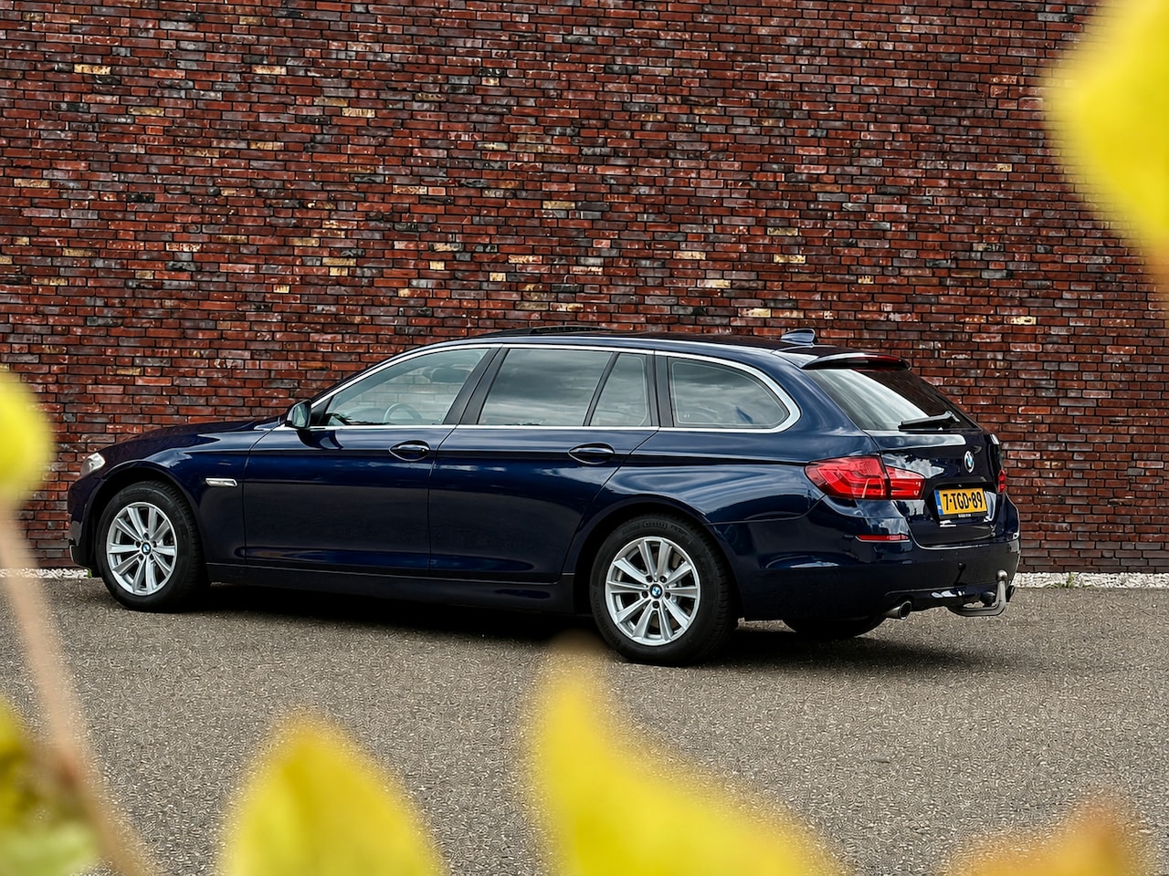 BMW 5-serie Touring - 535i High Executive BMW 535i Touring 306PK High Executive | Pano | Trekhaak - AutoWereld.nl
