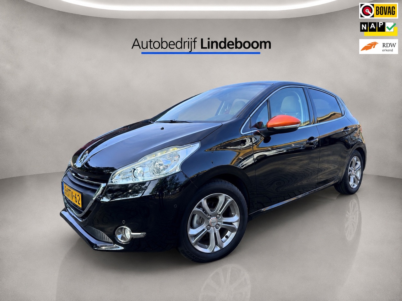Peugeot 208 - 1.2 e-VTi Roland Garros Trekhaak, Panoramadak, Stoel verwarming, Automaat - AutoWereld.nl