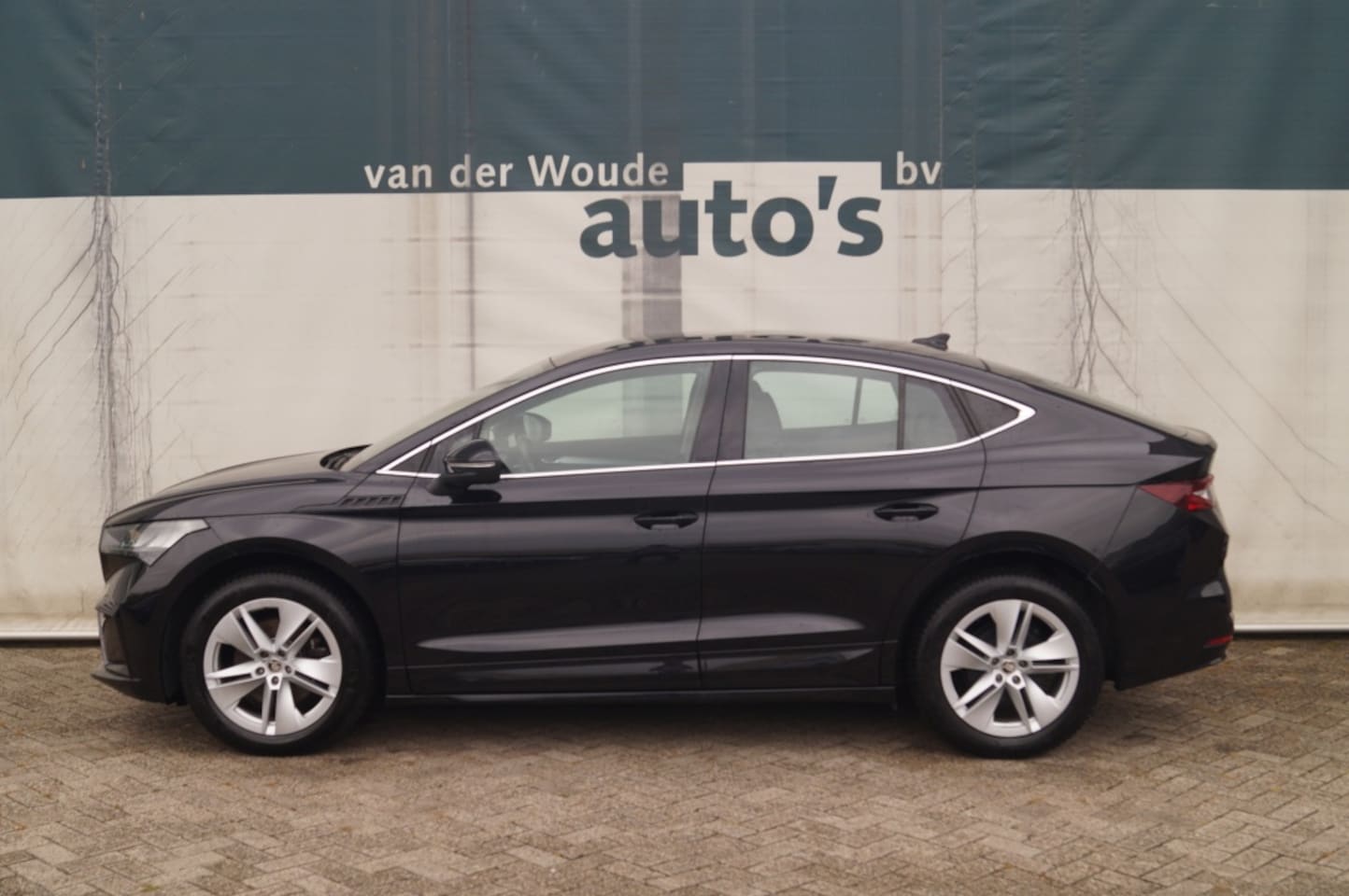 Skoda Enyaq Coupé iV - 80 Business Edition -PANO-ECC-LMV-CAM - AutoWereld.nl