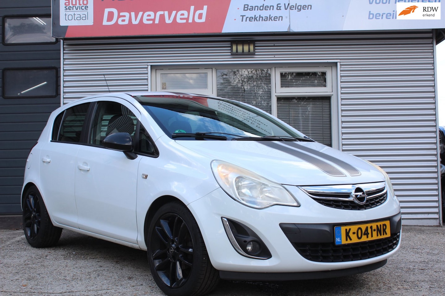 Opel Corsa - 1.4-16V 1.4-16V 5-deurs, airco, nieuwe apk en afleverbeurt, getint glas, lm velgen, centrale vergr - AutoWereld.nl