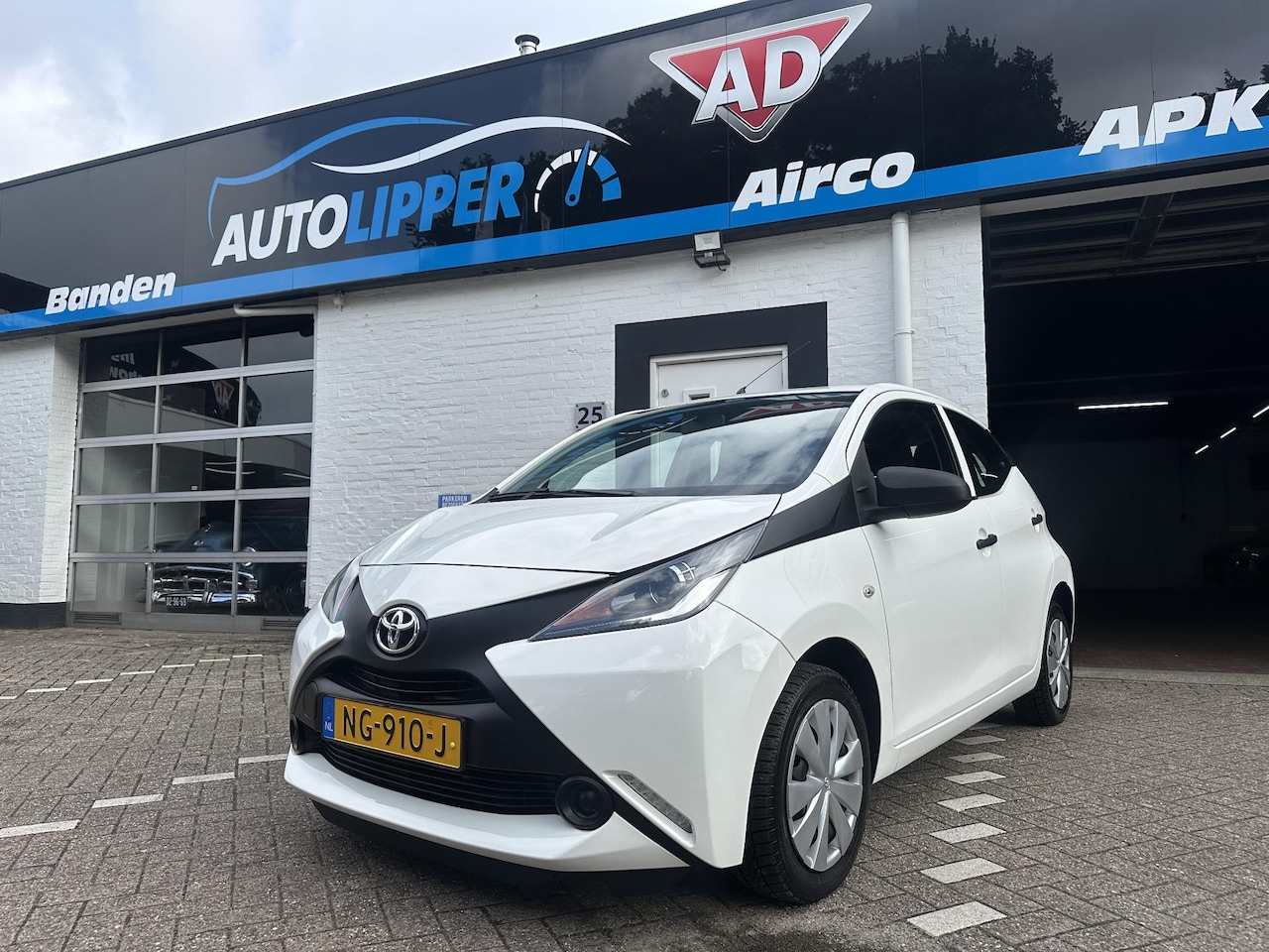 Toyota Aygo - 1.0 VVT-i x-now /Nieuwe apk/Airco/All season banden/cruis control - AutoWereld.nl