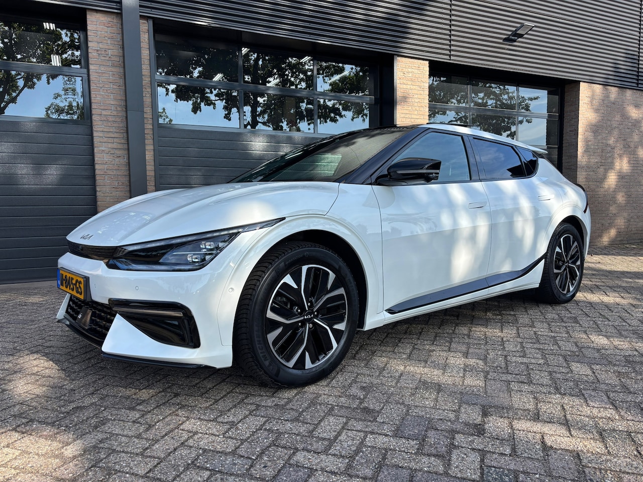 Kia EV6 - GT-Line 77.4 kWh SOH 100% Trekhaak schuifdak - AutoWereld.nl