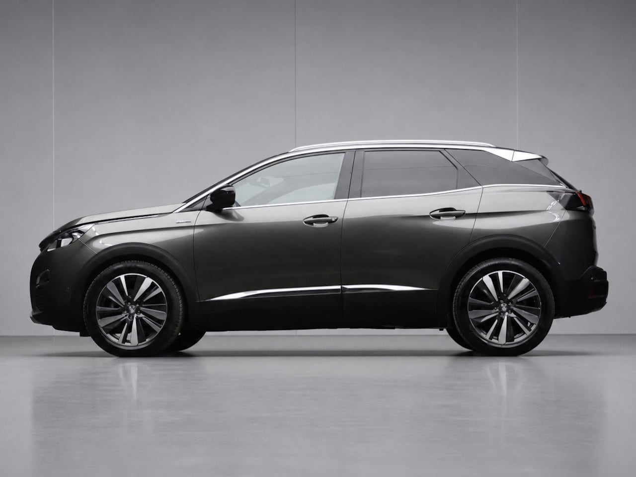 Peugeot 3008 - 1.6 PureTech GT Line Sport (SCHUIFDAK,APPLE CARPLAY,NAVI,CAMERA,360 VIEW,CRUISE,LED,GETINT - AutoWereld.nl