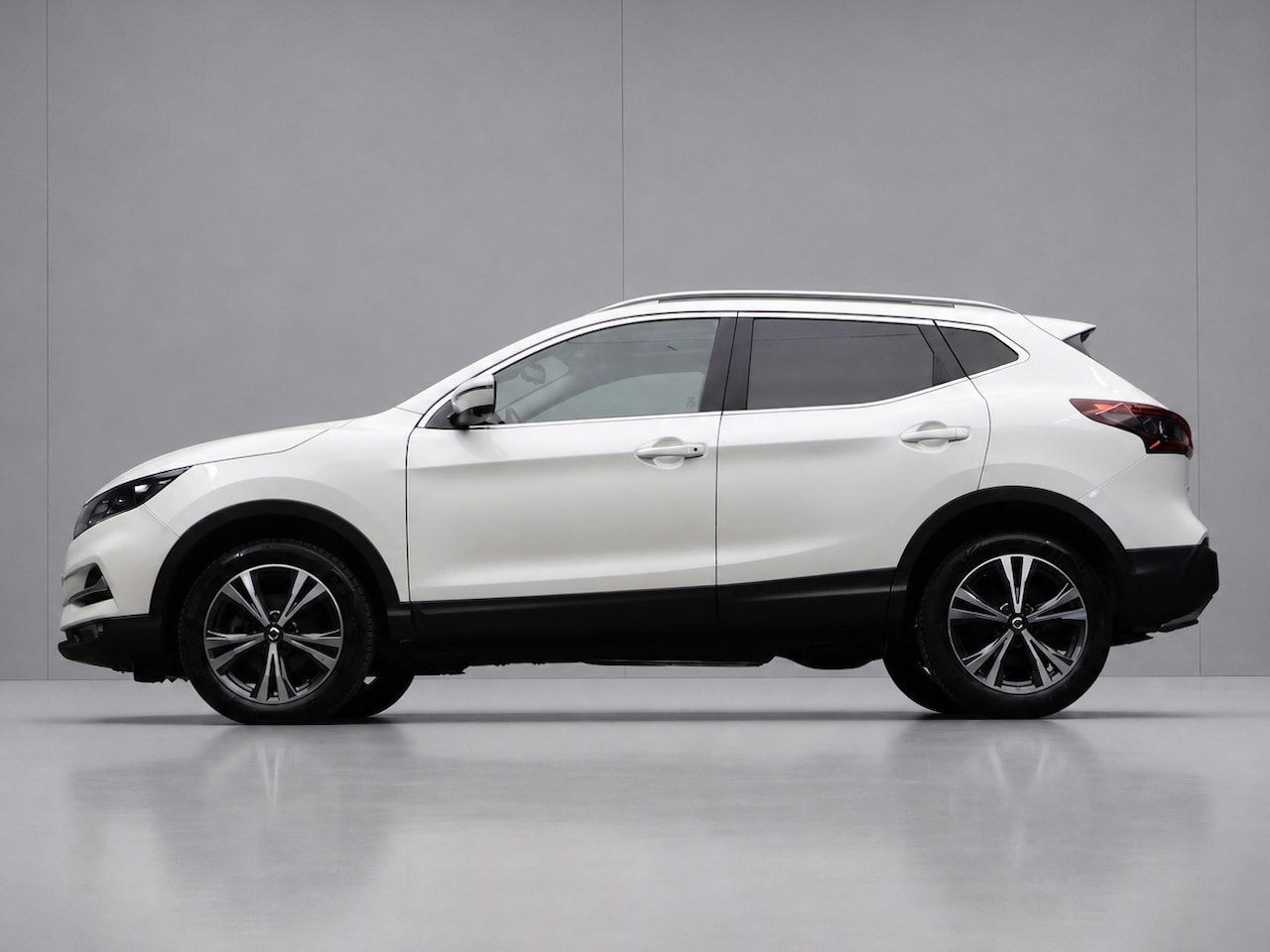 Nissan Qashqai - 1.2 N-Connecta Sport (PANORAMADAK,NAVI,CAMERA,360 VIEW,CLIMATE,CRUISE,GETINT,SPORTSTOELEN, - AutoWereld.nl