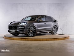 Porsche Cayenne Coupé - 3.0 E-Hybrid | Sport design | Sportchrono | Soft close | Luchtvering | Achteras besturing