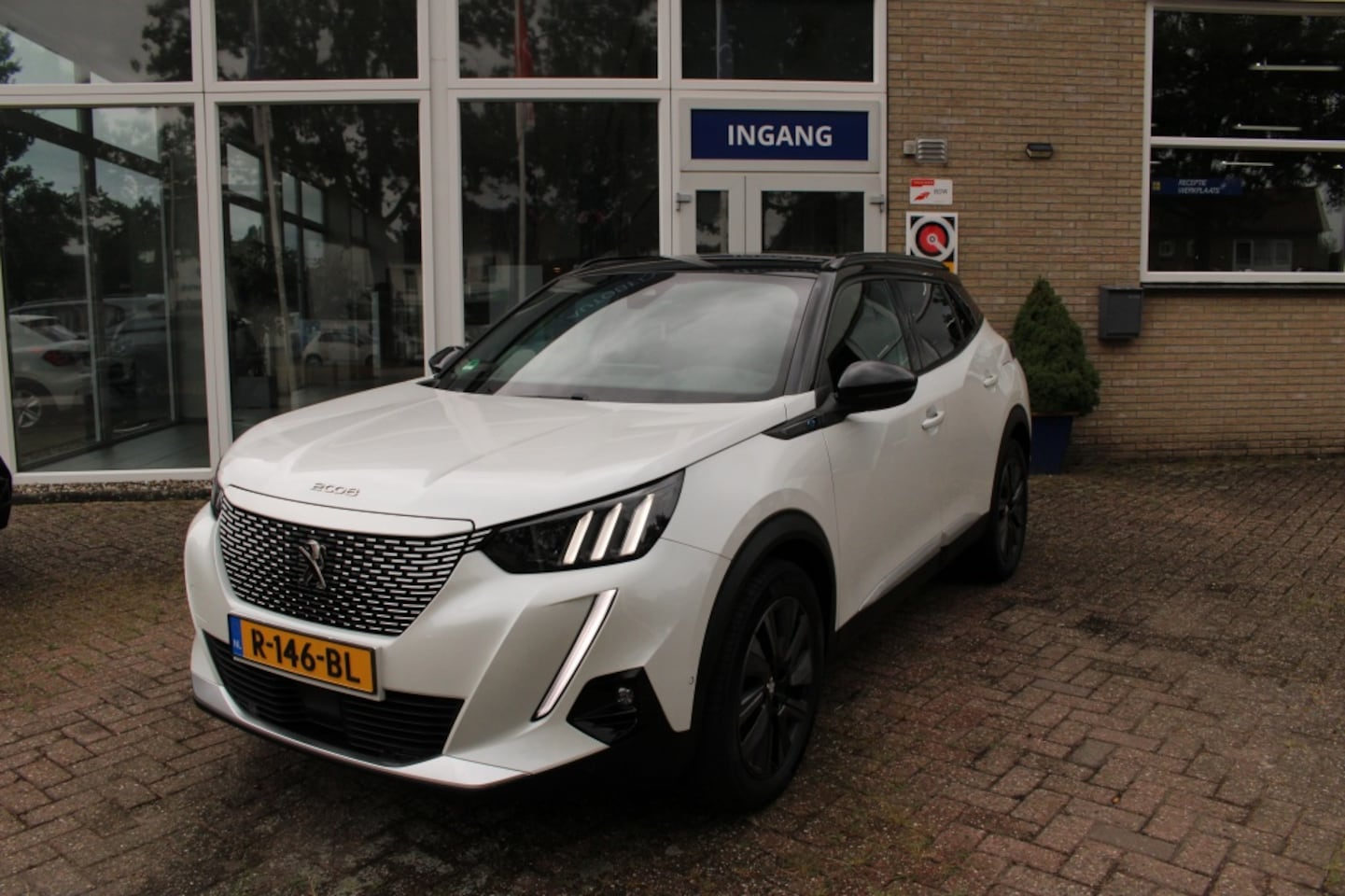 Peugeot e-2008 - EV GT Pack 50 kWh - AutoWereld.nl