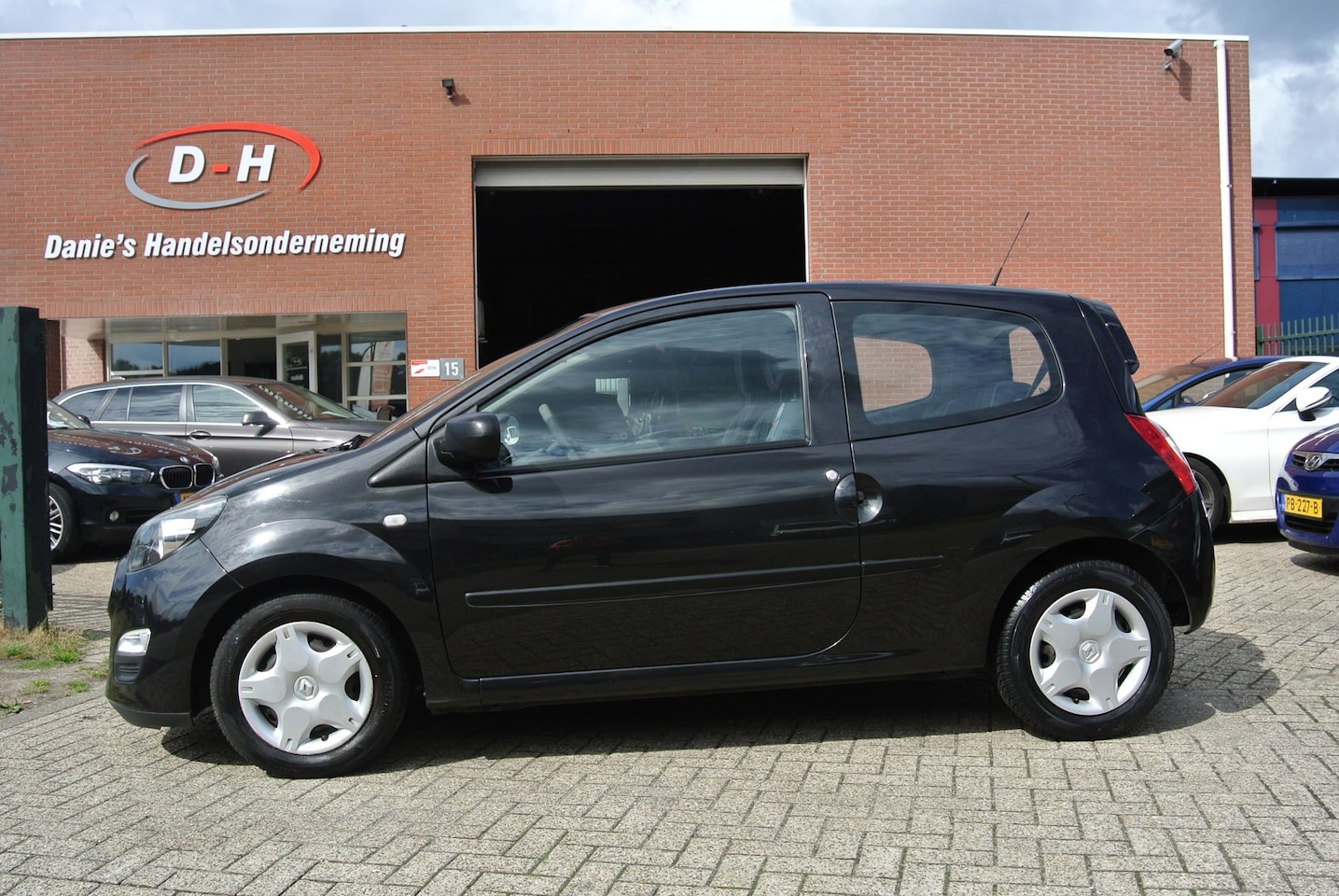 Renault Twingo - 1.2 16V Parisienne airco apk 09-08-2027 inruil mogelijk nap - AutoWereld.nl