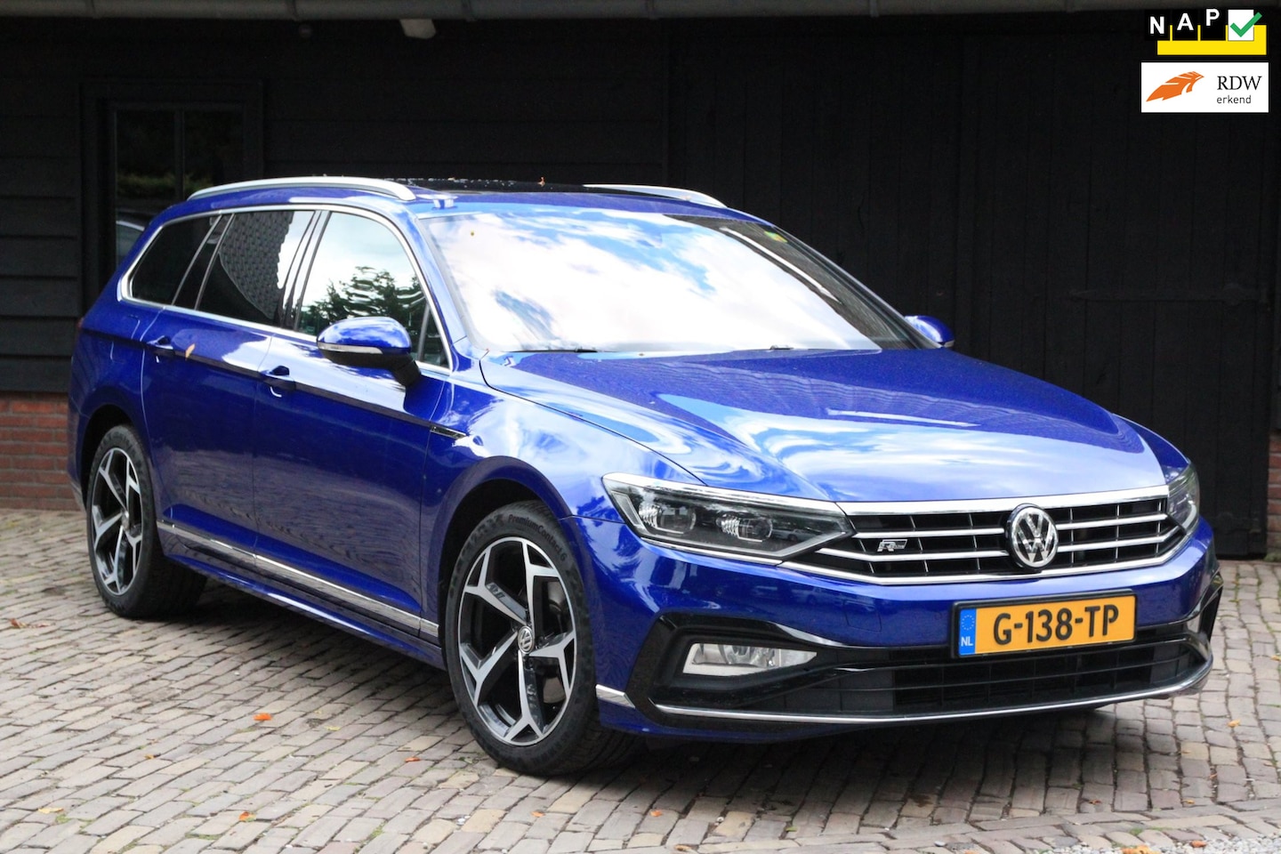 Volkswagen Passat Variant - 1.5 TSI Elegance Business R Panorama-Elek,Dak/Camera/Leer/Parkeersensor v,a - AutoWereld.nl