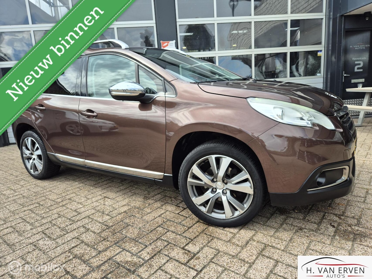 Peugeot 2008 - 1.6 VTi Féline PANORAMADAK HALF LEDER 17" NAP - AutoWereld.nl