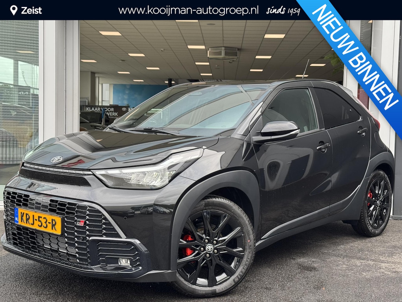 Toyota Aygo X - Hybrid 115 GR Sport Black Edition Rode remklauwen | Parkeersensoren voor+achter | parkeerc - AutoWereld.nl