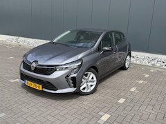 Renault Clio - 1.6 E-Tech Full Hybrid 145 evolution | Navigatie | Dealer Onderhouden |