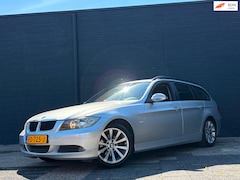 BMW 3-serie Touring - 318i | Automaat | Pano | Stoelverwarming