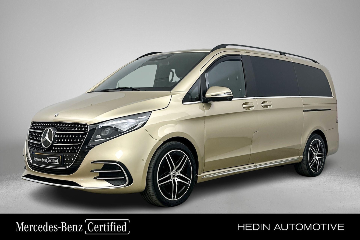 Mercedes-Benz V-klasse - V 300d Diesel L2 Automaat Avantgarde Dubbel Cabine | AMG Line | Winterpakket | Sfeerverlic - AutoWereld.nl