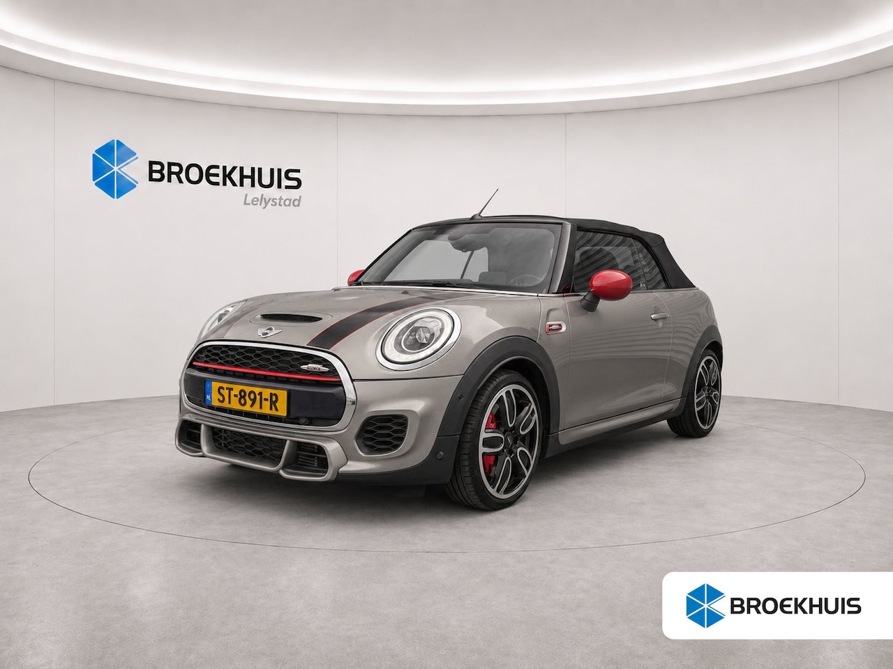 MINI Cabrio - Cooper S 2.0 231PK JOHN COOPER WORKS AUTOMAAT / NAVI / LEDER / CLIMA / LED / PDC / 17" LMV - AutoWereld.nl