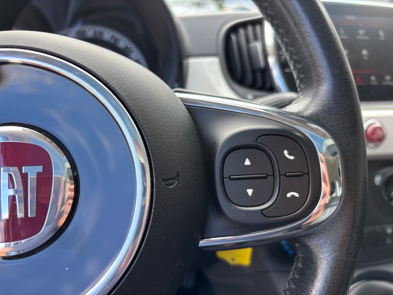 Fiat 500 - 0.9 TwinAir Turbo Lounge | Org-NL auto. Lage km. Pearl White. Airco. U-connect.