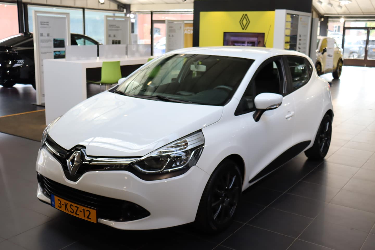 Renault Clio - TCe 90pk Expression - AutoWereld.nl