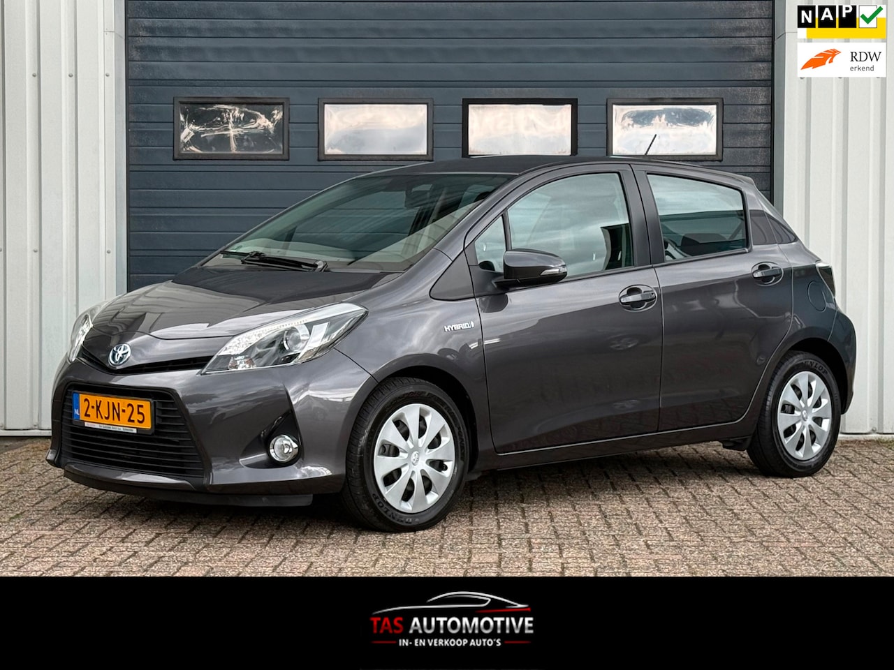 Toyota Yaris - 1.5 Full Hybrid Aspiration 2e EIG/NAVI/CRUISE - AutoWereld.nl