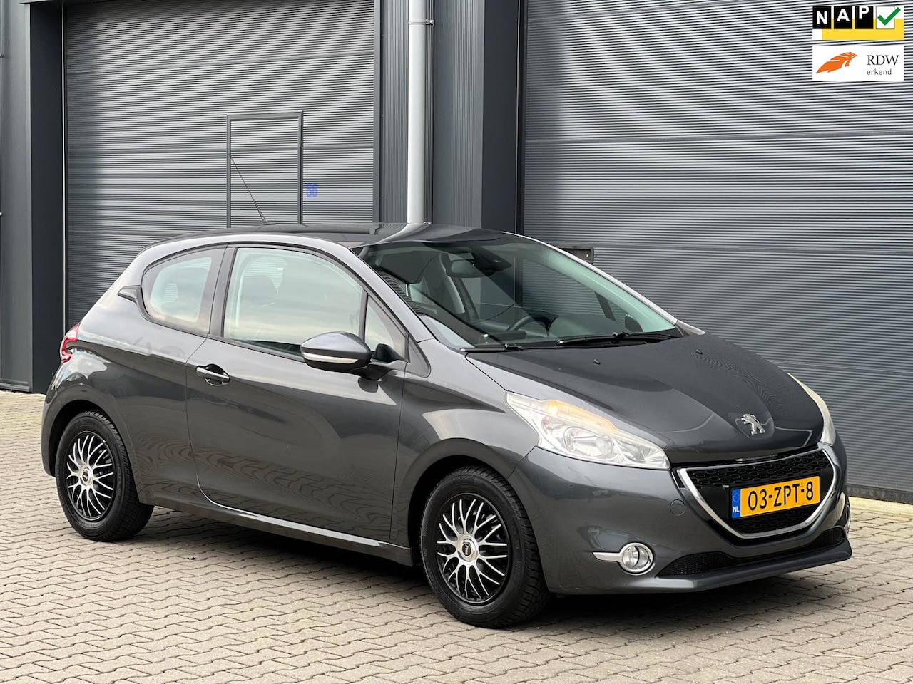 Peugeot 208 - 1.4 VTI ACTIVE NAVI METALLIC - AutoWereld.nl