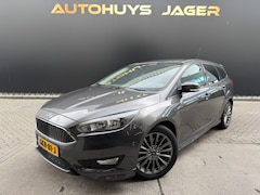 Ford Focus Wagon - 1.5 Titanium Trekhaak Stoel Stoelverwarming Sensoren Aut.Inparkeren