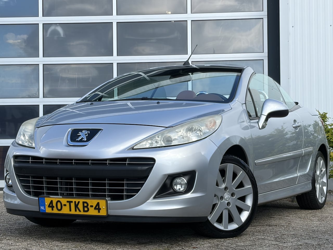 Peugeot 207 CC - 1.6 THP Sport 156pk | Bluetooth | Cruise control | Electronic climate control | Lederen be - AutoWereld.nl