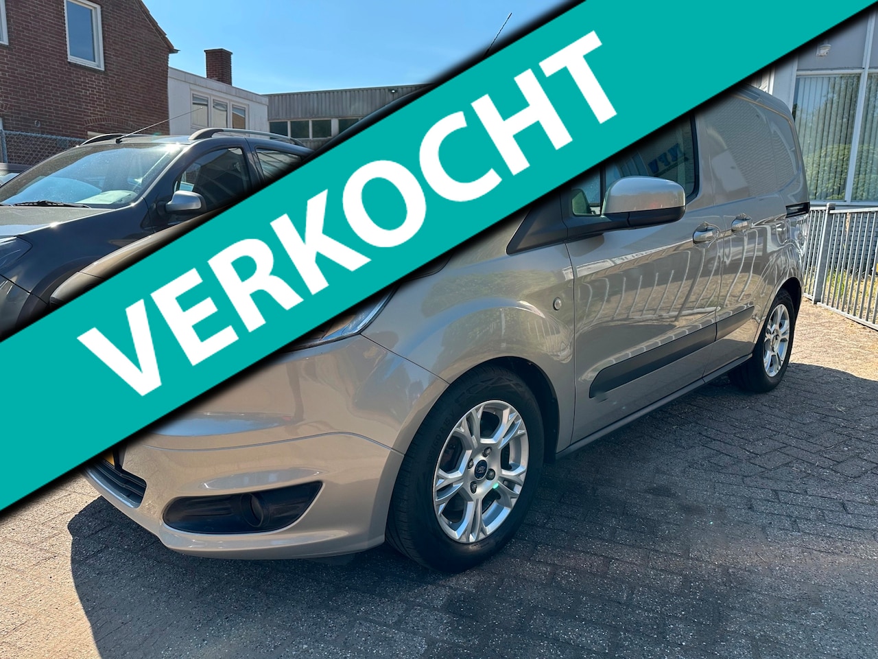 Ford Transit Courier - * BENZINE * Marge * LMV * 2x Schuifdeur * PDC * Trekhaak * - AutoWereld.nl