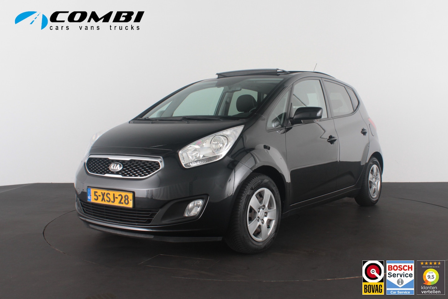 Kia Venga - 1.6 CVVT Executive > Automaat/Camera/Trekhaak/Panoramadak/All season banden - AutoWereld.nl