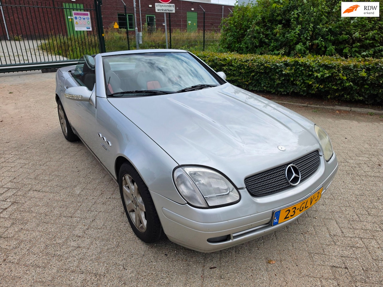 Mercedes-Benz SLK-klasse - 230 K. GEREVISEERDE DAK NETJES! - AutoWereld.nl
