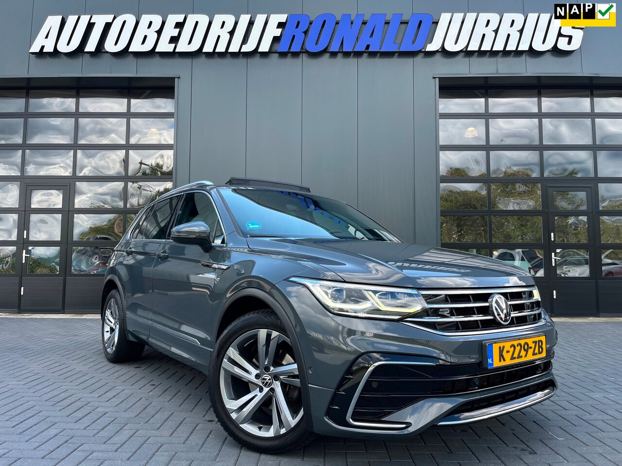 Volkswagen Tiguan - 1.5 TSI R-Line Business+ NL.Auto/Panoramadak/Trekhaak/20Inch/Camera/Alcantara/IQ Light/1St - AutoWereld.nl