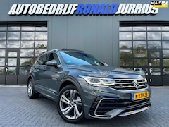 Volkswagen Tiguan - 1.5 TSI R-Line Business+ NL.Auto/Panoramadak/Trekhaak/20Inch/Camera/Alcantara/IQ Light/1St