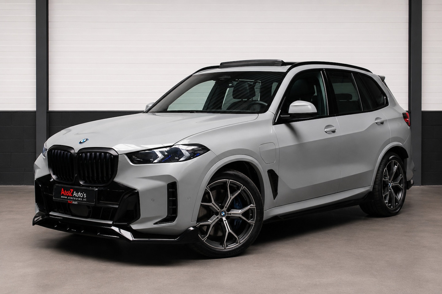 BMW X5 - XDrive50e Pano H&K Massage Active Steering HUD 360* - AutoWereld.nl