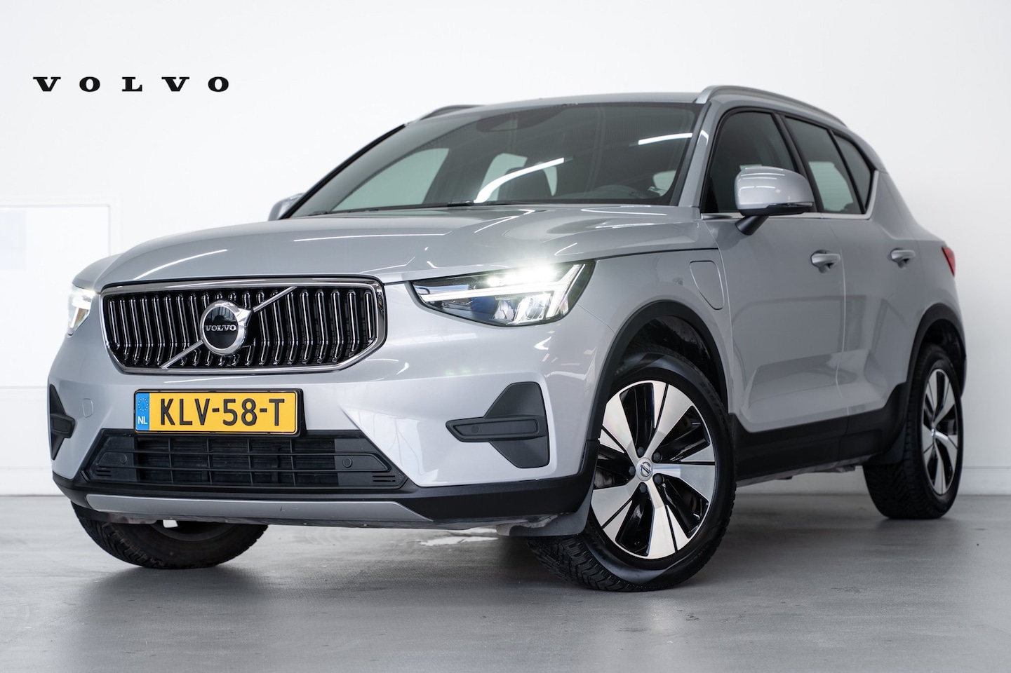Volvo XC40 - T5 262PK Plus Bright | HK Audio | Memory | Cruise | Stoel&Stuur Verw. | 18'' - AutoWereld.nl