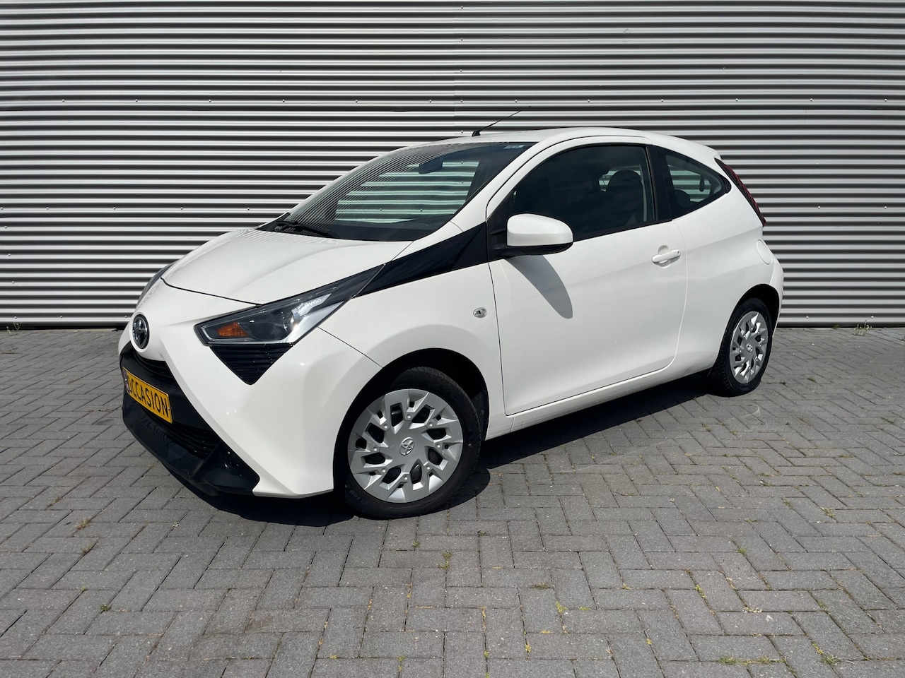 Toyota Aygo - 1.0 VVT-i x INCLUSIEF NIEUWE APK! - AutoWereld.nl
