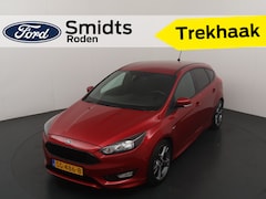Ford Focus - EcoBoost 125 pk ST-Line | Trekhaak | Voorruit verwarming | 18-inch | 100% dealer onderhoud