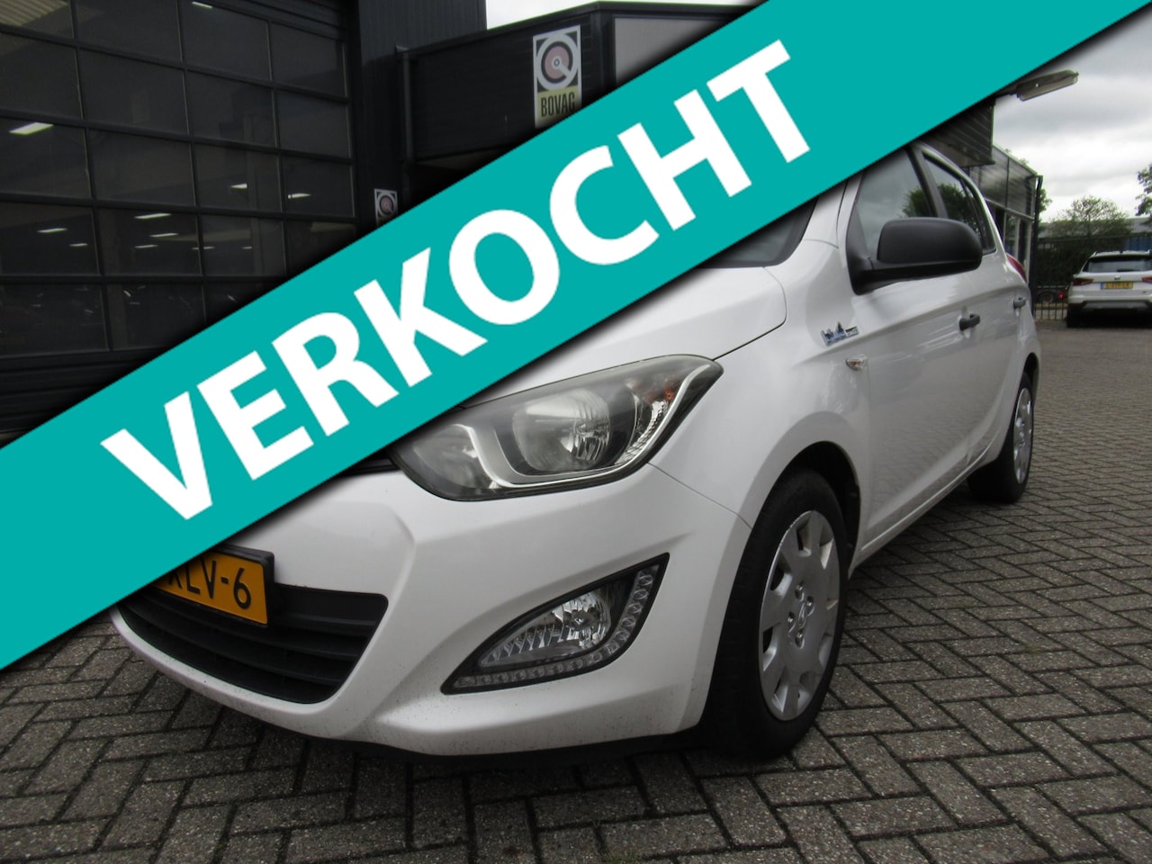 Hyundai i20 - 1.2i Business Edition / 1e EIGENAAR / Airco / Elek. ramen - AutoWereld.nl