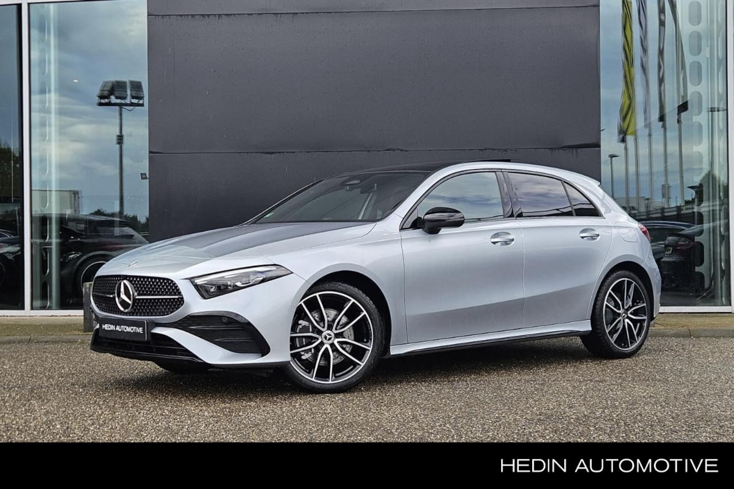 Mercedes-Benz A-klasse - A 250e Automaat 140 Year Edition AMG | Panoramadak | Nightpakket | Keyless-Go - AutoWereld.nl